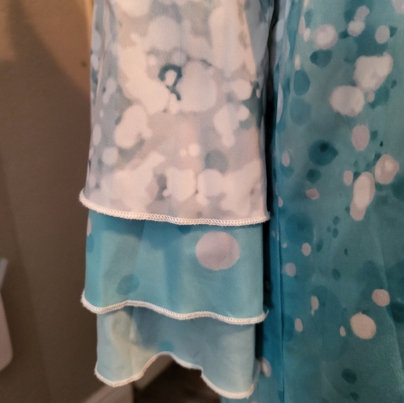 🩷 3/$15 Layered Midi Dress in Blues and White, Bell Type Sleeves, Medium - Picture 3 of 3